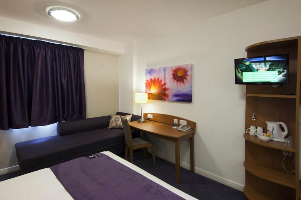 Premier Inn London Docklands Excel Εξωτερικό φωτογραφία