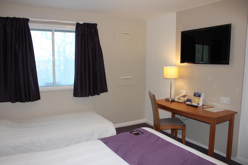 Premier Inn London Docklands Excel Εξωτερικό φωτογραφία